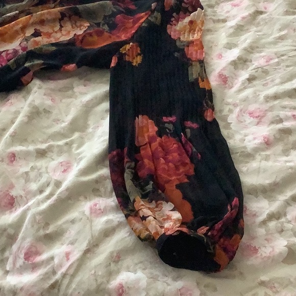 Worthington Sheer Black Polyester Floral Button Blouse with Long Pleated Sleeves - Picture 9 of 11